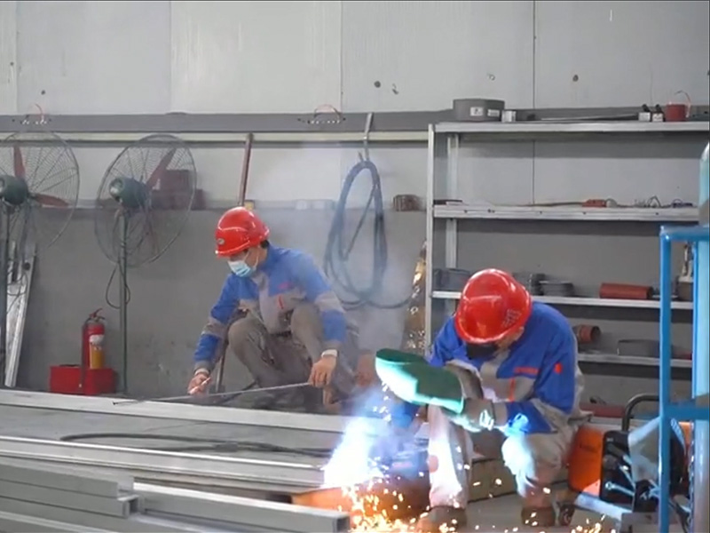 Paglalahad ng Nakatagong Lakas: Ang Welding Artistry namin sa Ice Block Machines