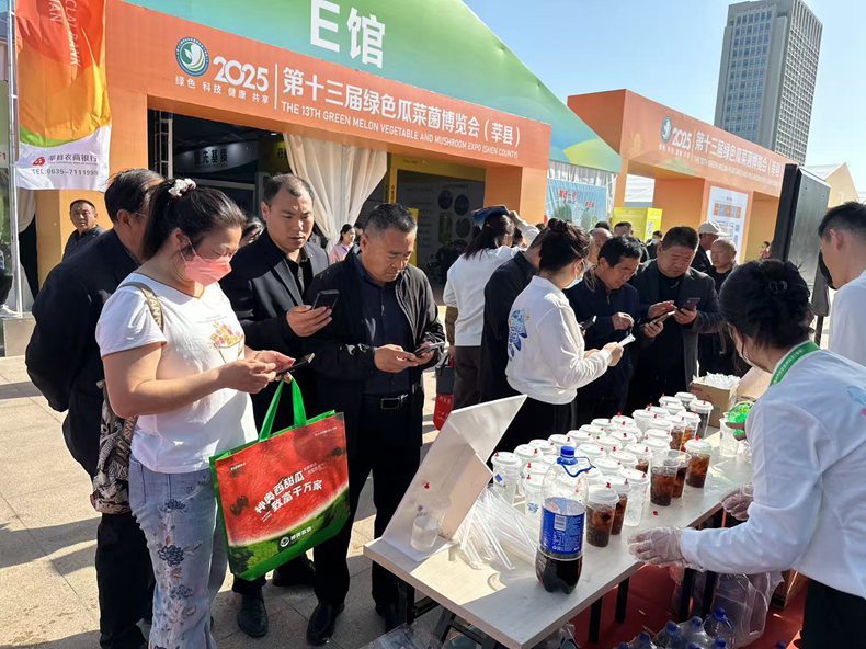 outdoor ice making machine