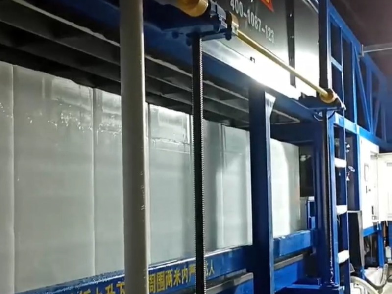 Ang Matagumpay na Trial Run para sa 50kg Ice Block Machine ay umabot ng 15 Tons Daily Capacity