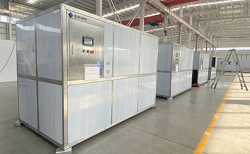 Ice Cube Maker and Storage ice cube maker and storage